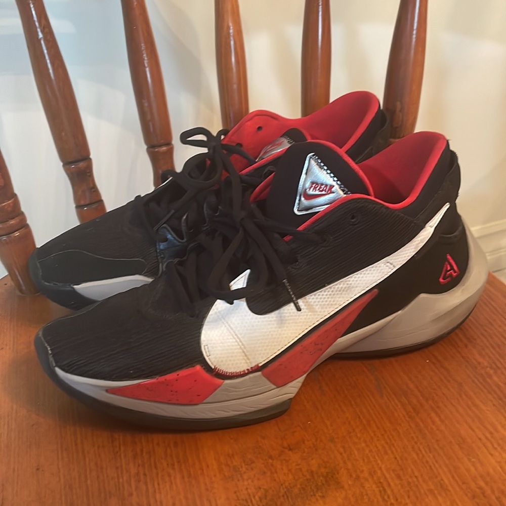 Nike Air Zoom Freak 2 Mens basketball sneaker shoes